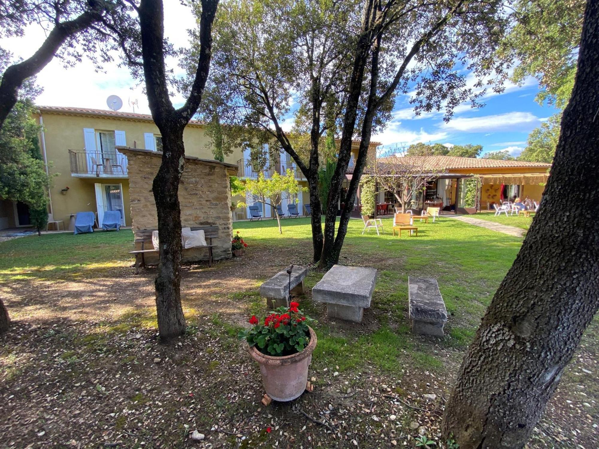 Logis La Bastide De Grignan Hotel & Restaurant "La Chenaie" Exterior foto