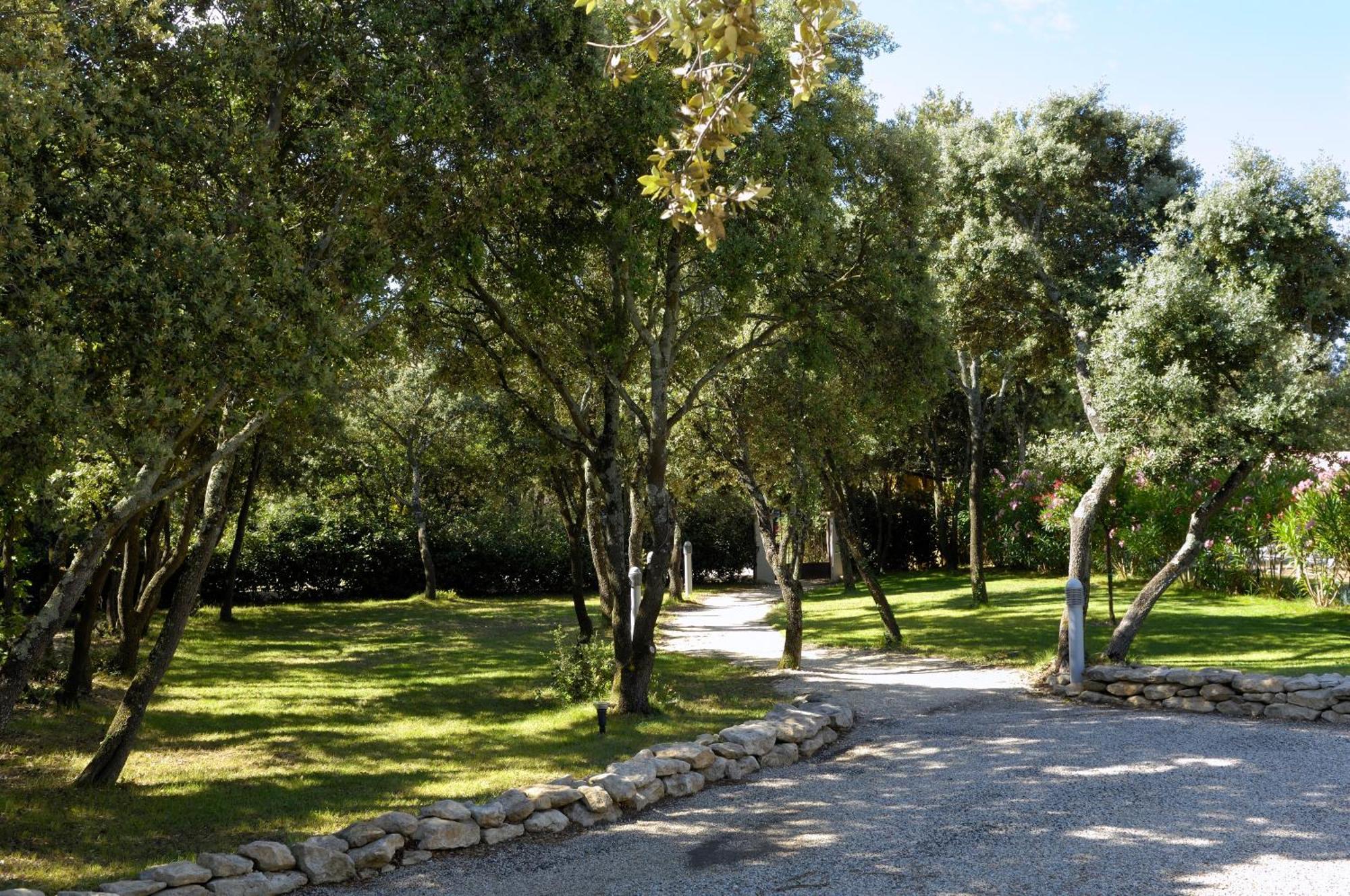 Logis La Bastide De Grignan Hotel & Restaurant "La Chenaie" Exterior foto